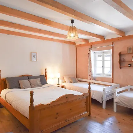 La Rouge, Maison Avec Terrasse *