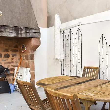 בית נופש La Rouge, Maison Avec Terrasse Villecomtal
