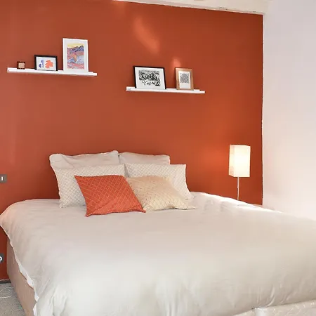 La Rouge, Maison Avec Terrasse